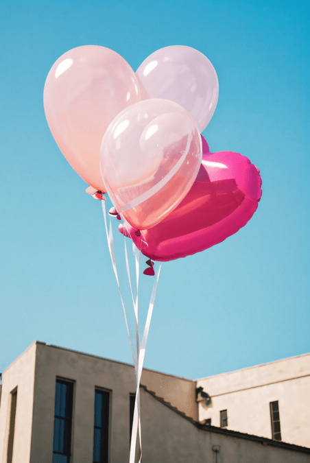 创意情人节告白气球文艺浪漫天空摄像图