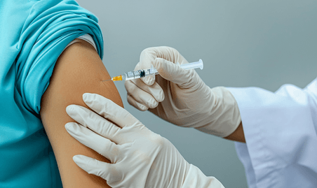 创意医疗手臂打针医生接种疫苗治疗疾病