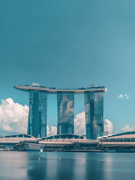 创意蓝天下的新加坡风景旅游城市都市地标建筑金沙酒店