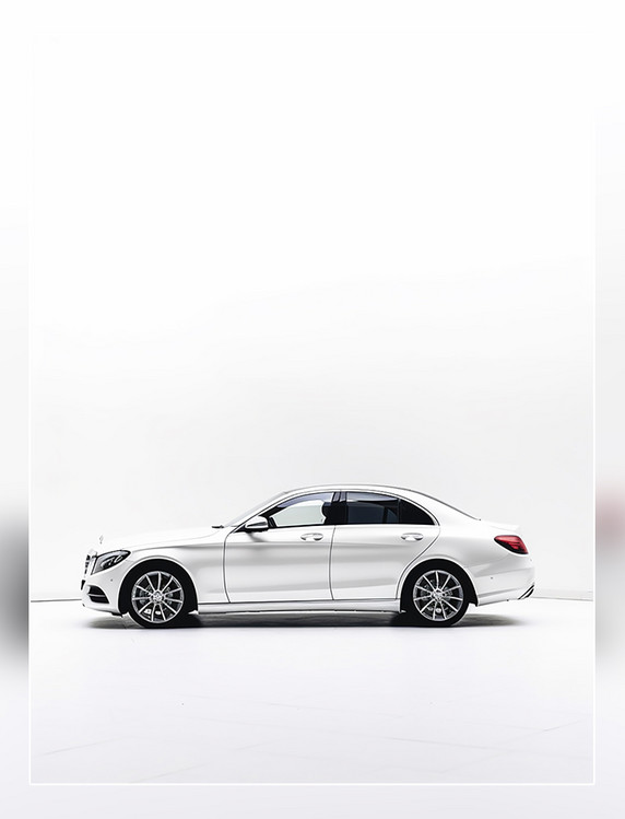 摄影图轿车白色汽车超现实主义全景视角汽车摄影